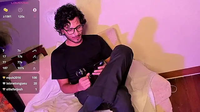 Nicholasrodrii online show from December 19, 1:07 am