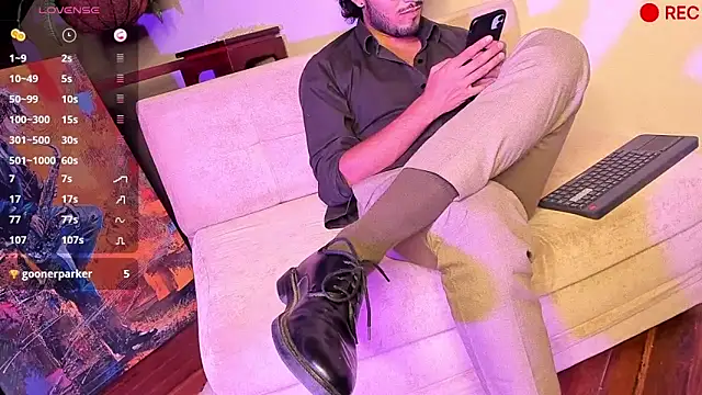 Nicholasrodrii online show from December 23, 1:29 am