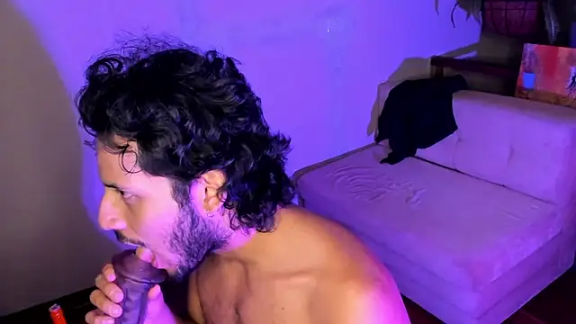 Nicholasrodrii online show from January 16, 2:09 am