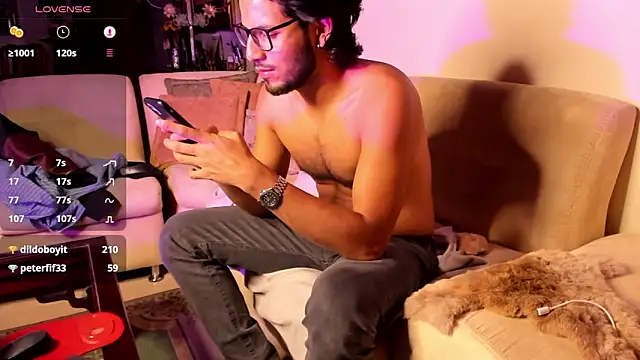 Nicholasrodrii online show from January 22, 4:13 am