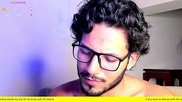 Nicholasrodrii online show from February 17, 1:36 am