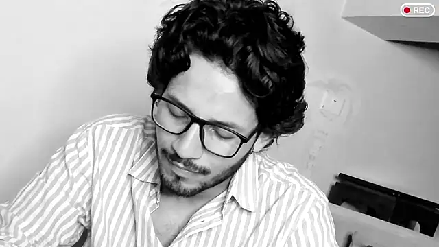 Nicholasrodrii online show from March 9, 9:36 pm