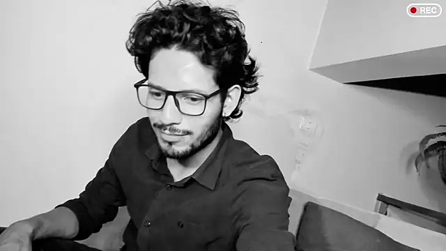 Nicholasrodrii online show from March 17, 11:00 pm