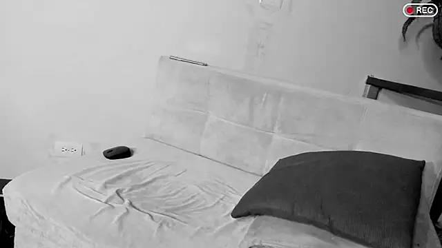 Nicholasrodrii online show from March 21, 1:56 am