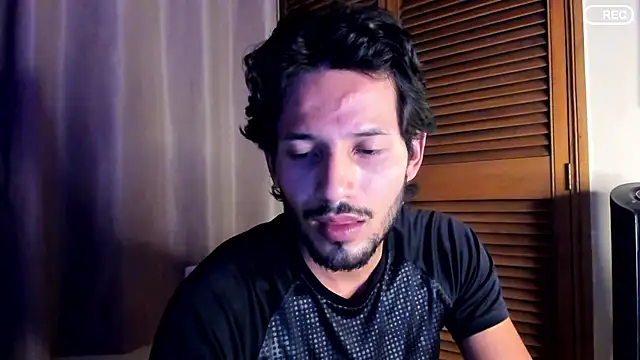 Nicholasrodrii online show from September 10, 12:54 am