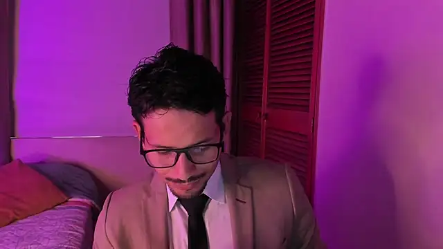 Nicholasrodrii online show from February 18, 9:11 pm