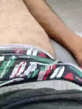 Snapshot of safadomefazgozar chatting on December 4, 1:09 pm safadomefazgozar online show from December 4, 1:09 pm