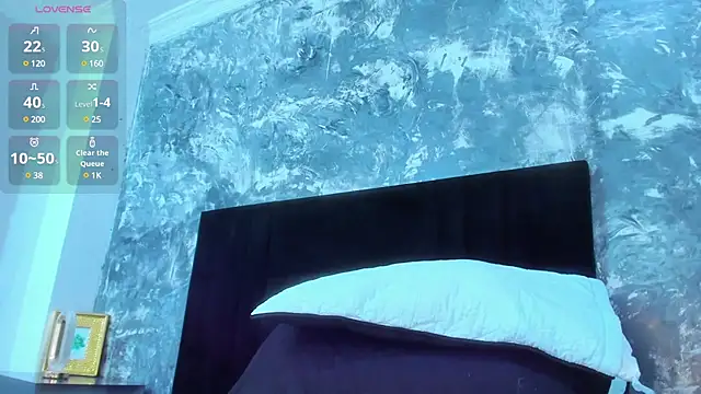 brianaGuzman online show from February 5, 7:10 pm