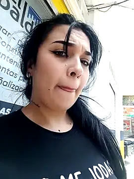 brianaGuzman online show from September 19, 5:35 pm