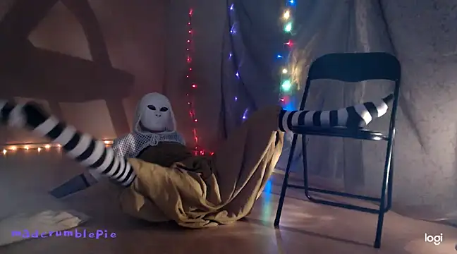 madcrumblepie online show from January 19, 8:30 pm
