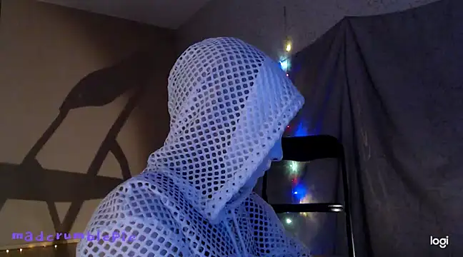 madcrumblepie online show from February 8, 9:04 pm