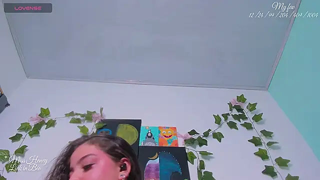 Snapshot of Mxss_Honey chatting on September 13, 9:20 am Mxss Honey online show from September 13, 9:20 am