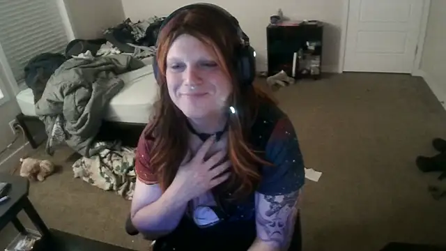 EmberLee online show from February 18, 5:31 am