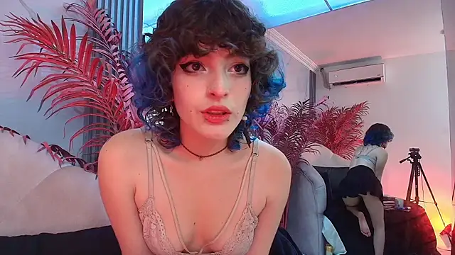 EvaHalsey online show from November 5, 7:36 pm