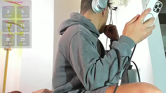 nakedfoam1 online show from April 6, 7:48 pm