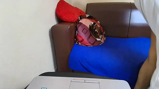 Snapshot of Srabontii chatting on January 6, 9:35 am Srabontii online show from January 6, 9:35 am