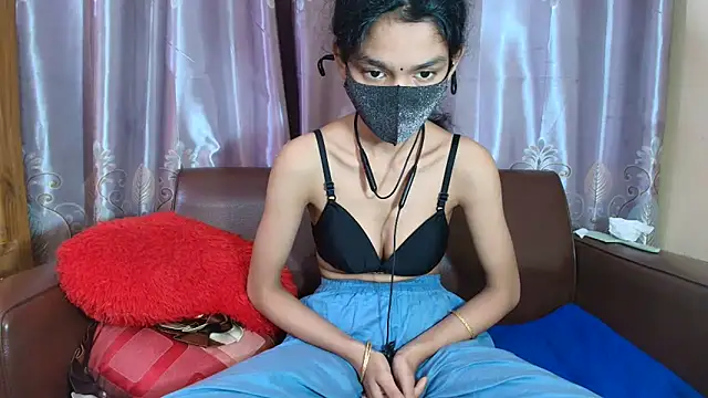 Snapshot of Srabontii chatting on February 2, 1:10 pm Srabontii online show from February 2, 1:10 pm