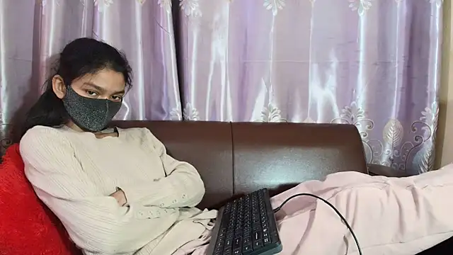 Snapshot of Srabontii chatting on February 9, 8:13 pm Srabontii online show from February 9, 8:13 pm