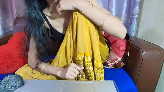 Snapshot of Srabontii chatting on February 19, 11:34 pm Srabontii online show from February 19, 11:34 pm