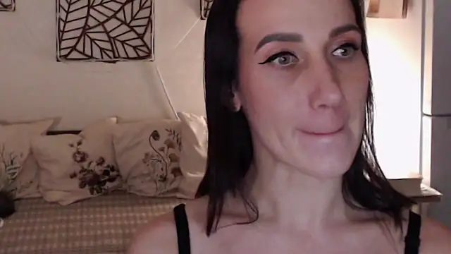 Snapshot of pepper_milf chatting on February 10, 1:22 pm pepper milf online show from February 10, 1:22 pm