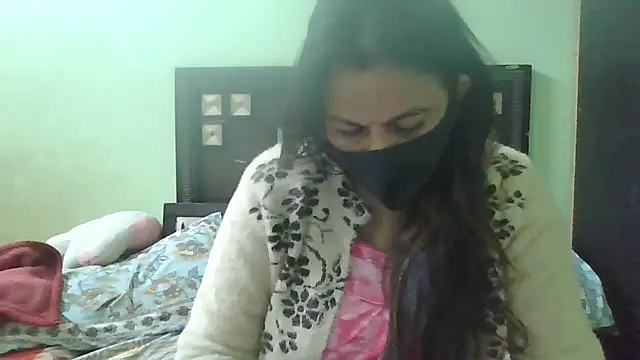 Snapshot of couplesuni chatting on December 5, 11:05 am couplesuni online show from December 5, 11:05 am