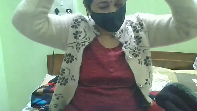 Snapshot of couplesuni chatting on December 22, 9:33 am couplesuni online show from December 22, 9:33 am