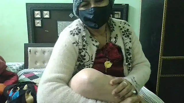 Snapshot of couplesuni chatting on December 24, 7:06 am couplesuni online show from December 24, 7:06 am