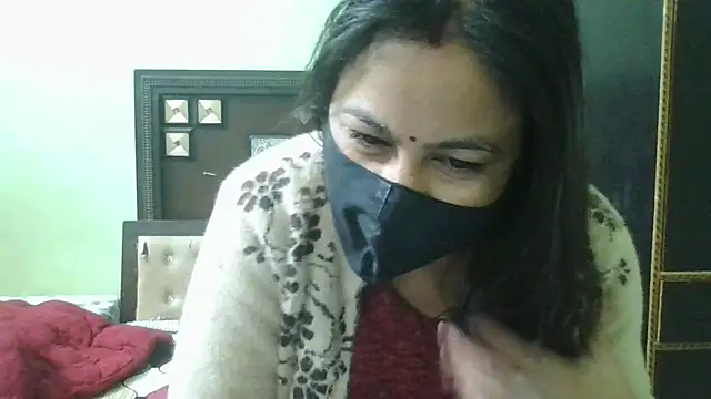 Snapshot of couplesuni chatting on December 25, 3:50 am couplesuni online show from December 25, 3:50 am