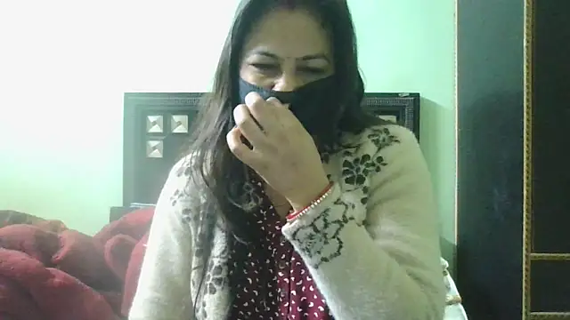 Snapshot of couplesuni chatting on February 1, 3:08 am couplesuni online show from February 1, 3:08 am