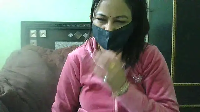 Snapshot of couplesuni chatting on February 4, 4:05 am couplesuni online show from February 4, 4:05 am