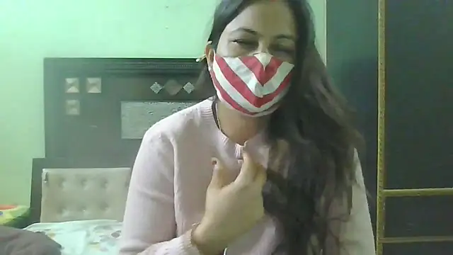 Snapshot of couplesuni chatting on February 10, 10:53 am couplesuni online show from February 10, 10:53 am