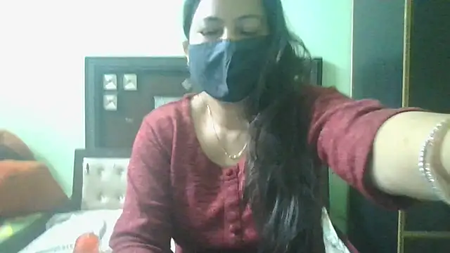 Snapshot of couplesuni chatting on February 23, 5:56 am couplesuni online show from February 23, 5:56 am