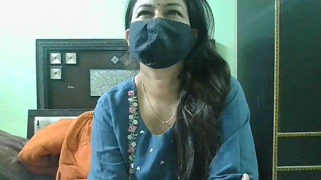 Snapshot of couplesuni chatting on March 3, 11:33 am couplesuni online show from March 3, 11:33 am