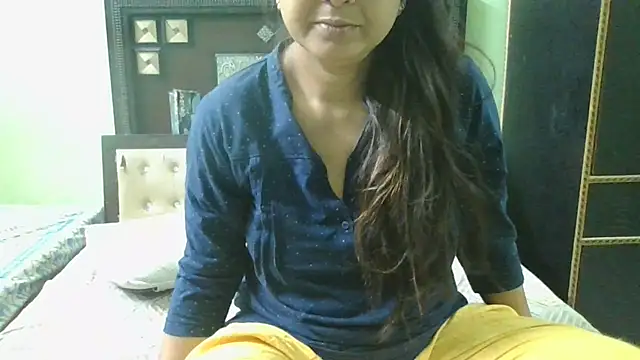 Snapshot of couplesuni chatting on March 20, 3:56 am couplesuni online show from March 20, 3:56 am