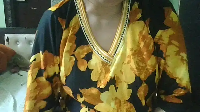 Snapshot of couplesuni chatting on October 28, 3:10 am couplesuni online show from October 28, 3:10 am