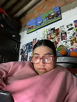 dafne19  online show from October 25, 5:15 am