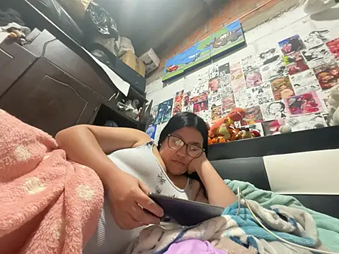 dafne19  online show from March 11, 2:50 am