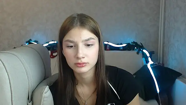 Snapshot of AnaHoney chatting on December 2, 4:31 am AnaHoney online show from December 2, 4:31 am