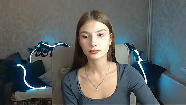 Snapshot of AnaHoney chatting on December 3, 4:58 am AnaHoney online show from December 3, 4:58 am