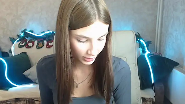 Snapshot of AnaHoney chatting on December 3, 11:11 am AnaHoney online show from December 3, 11:11 am