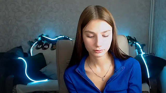 Snapshot of AnaHoney chatting on December 5, 1:49 pm AnaHoney online show from December 5, 1:49 pm