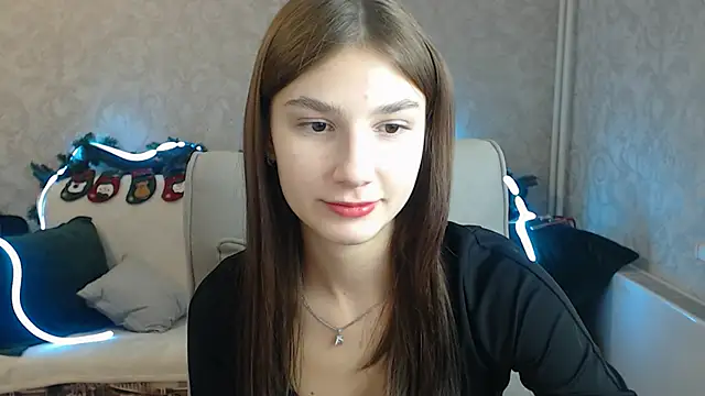 Snapshot of AnaHoney chatting on December 10, 7:37 am AnaHoney online show from December 10, 7:37 am