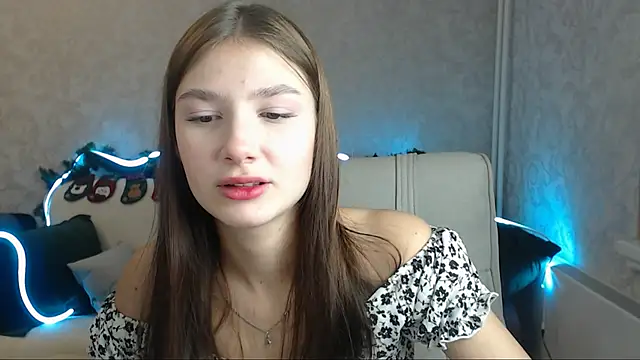 Snapshot of AnaHoney chatting on December 14, 12:55 am AnaHoney online show from December 14, 12:55 am