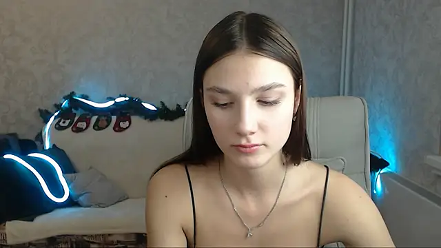 Snapshot of AnaHoney chatting on December 23, 7:49 am AnaHoney online show from December 23, 7:49 am