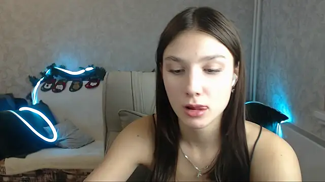 Snapshot of AnaHoney chatting on December 23, 11:14 am AnaHoney online show from December 23, 11:14 am