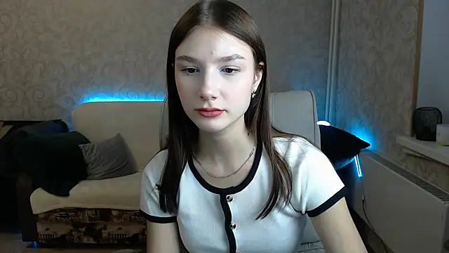 Snapshot of AnaHoney chatting on February 15, 2:26 am AnaHoney online show from February 15, 2:26 am