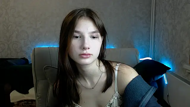 Snapshot of AnaHoney chatting on February 18, 1:10 am AnaHoney online show from February 18, 1:10 am