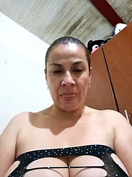 Snapshot of Zaralu_ chatting on September 12, 11:37 pm Zaralu online show from September 12, 11:37 pm