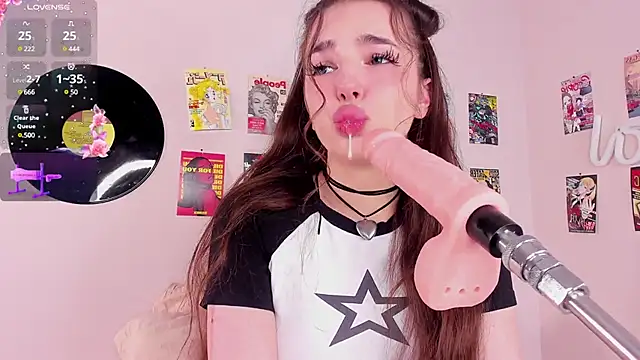 LosAlicee online show from December 16, 7:15 am