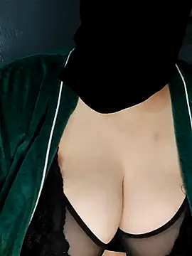 Snapshot of tota_ chatting on May 5, 11:18 am tota online show from May 5, 11:18 am